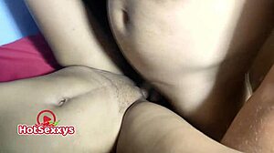 Novinha safadinha sentando na pica do empregado!