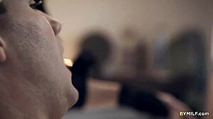 Kit Mercer gives her stepson a naughty handjob 😏