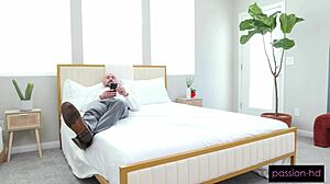 I Let My Roommates Boyfriend Use My Cunt For His Vr Game