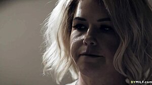 Kit Mercer gives her stepson a naughty handjob 😏