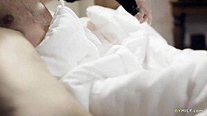 Kit Mercer gives her stepson a naughty handjob 😏