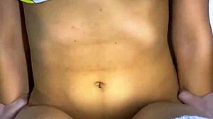 El infiel y la estudiante intercambiaron miradas furtivas en la sala de clases y terminaron besándose