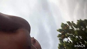 Soquei gostoso no cuzinho dessa putinha safada na pedra na praia do arpoador em p�blico pov completo 😈