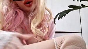 Elza koms dominates with fetish feet and dripping pussy