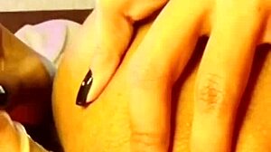 garota gostosa e magra do tinder monta no meu pau at� destru�-lo com seus peitos ricos