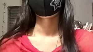 Indian Girl Live Sex Video!