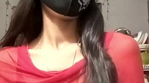 Indian Girl Live Sex Video!