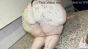 Julie Ginger spreads her huge ass for intense worshiping in this amateur scene