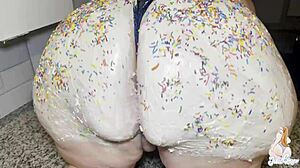 Julie Ginger spreads her huge ass for intense worshiping in this amateur scene