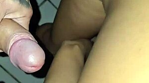 O cara atrás do gloryhole não deu conta, tive que pedir pro meu marido me fazer gozar 😩