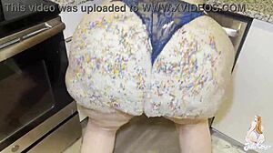 Julie Ginger spreads her huge ass for intense worshiping in this amateur scene