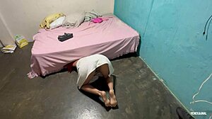 this housewife video totally turned me lesbian 😍