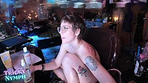 stream clip of cute babe with vibrator