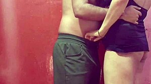 Hot indian padosi bhabhi enjoying mast jawani with deepthroat blowjob