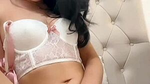 Watch this teen american exchange student MASTURBATE solo!