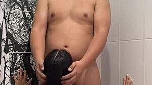 rica follada en la ducha termina con leche en su boca