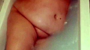 Naked Pussy Play In Bathtub