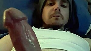 Rookie Levi Lust teases with solo masturbation 😏