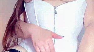 esposa puta infiel se masturba para el jefe... coño exquisito cameltoe