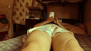 Piernotas De La Prima Putipobre No Es Fea Si La Veo Por Donde Mea!