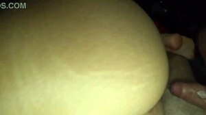 la invito a acampar y la follo sin cond�n debajo de su pijama