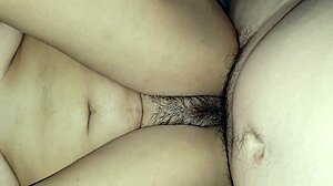 Panocha Peluda De Mamá Soltera Me Dijo Que Le Suba El Volumen Al Tv Para Que Los Vecinos No Escuchen Que Cogíamos Culona Latina Tetas Naturales Puta Morocha