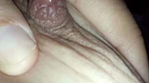 Latte dai capezzoli! Watch the milk flow from those natural tits!