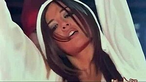 Giorgia Palmas Sexy Dance Cdlive Performance