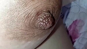 i gretala with big tits and belly feel so horny.