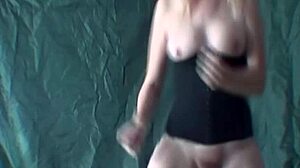 Blonde dances showing tits and bush 😏