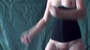 Blonde dances showing tits and bush 😏