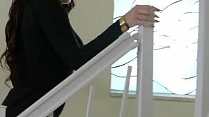 Does this latina lesbian lick that babe's pussy perfectly?