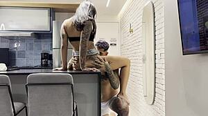 deixou meu cuzinho bem molhado e meteu gostoso a pica em mim