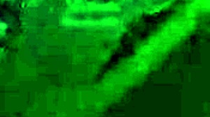 Encuentro a la mama de mi mejor amigo en la habitacion y me aprovecho que esta caliente