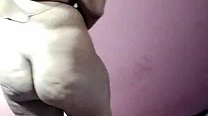 Desi girlfriends get vigorous pussy fucked in first time homemade