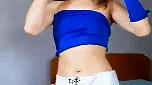 Bonneyuwu - 14 26 pequena puta se masturba con dildo