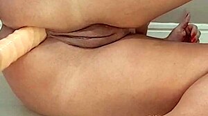 Toda nua no chão enfio gostoso no meu cu vem ver amor meu mega squirt all naked at floor i put in my asshole come see me baby my huge squirt