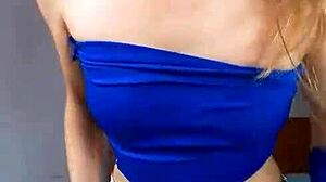 Bonneyuwu - 14 26 pequena puta se masturba con dildo