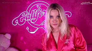 Gi Genesini teases her big ass while masturbating solo