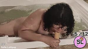 TRANS NOVINHA BRINCANDO NA HIDROMASSAGEM