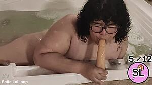 TRANS NOVINHA BRINCANDO NA HIDROMASSAGEM