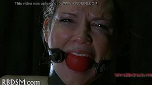 inflicting pang pleasures on her cunt with hardcore fucking and squirting