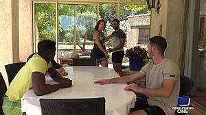 Lexie Son Premier Gangbang Avec 4 Hommes