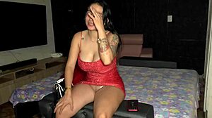 Chica follando al salir de la discoteca 😏