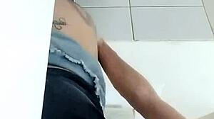 Amateur Colombian MILF gets fucked while cooking, ending up creampied and full of cum.