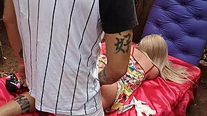 Comendo o cu da madrasta loira sex toy anal masturbation