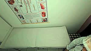 Ginecologista Dedilha O Cu E Fode Paciente