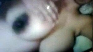 Tetona flaunts big natural tits