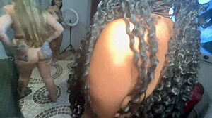 Minha mulher trouxe as amigas pra uma festinha e teve pau pra todas