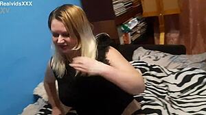 Next-Door Neighbor Teases Men In Chat To Fuck And Succeeds!
